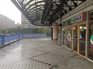 009ポポラマーマダイエー新浦安店を通り過ぎます