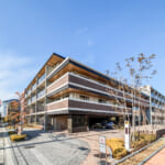 2020年2月築、ミサワホーム旧分譲の当マンションは、レストランなどが併設されたシニア向け分譲マンションです。老人ホームとは異なり、ご家族との同居も可能です。 (外観)