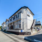 浦安市東野2丁目売りアパートのご紹介です。売主様にて内外装の修繕履歴があり、資料を取り寄せ中です。 (外観)