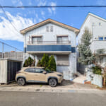 第一種低層地域の閑静な街並み。新浦安駅徒歩10分の利便性と、公園が隣り合う健やかな教育環境が魅力です。 (外観)