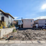 第一種低層住居専用地域の閑静な住宅街。建築条件はなく、お好きなメーカーで建築可能です。 (外観)