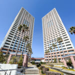 新浦安駅徒歩4分、ペデストリアンデッキ直結のタワーマンション。コンシェルジュや多彩な共用施設が日々の暮らしを彩ります。 (外観) 新浦安駅徒歩4分、ペデストリアンデッキ直結のタワーマンション。コンシェルジュや多彩な共用施設が日々の暮らしを彩ります。 (外観)