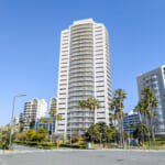 夢海の街を象徴する25階建タワー。総戸数548戸の大規模マンション。オーナーチェンジ物件として9階部分を販売中です。 (外観) 夢海の街を象徴する25階建タワー。総戸数548戸の大規模マンション。オーナーチェンジ物件として9階部分を販売中です。 (外観)