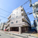 落ち着いた色調のタイル貼りの外観。人気の北部小学校まで徒歩5分と、子育て環境に恵まれた立地です。 (外観) 落ち着いた色調のタイル貼りの外観。人気の北部小学校まで徒歩5分と、子育て環境に恵まれた立地です。 (外観)