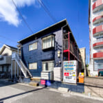 2021年10月に外壁塗装を実施済みの木造2階建てアパート。行徳駅徒歩11分の落ち着いた住宅街です。 (外観)